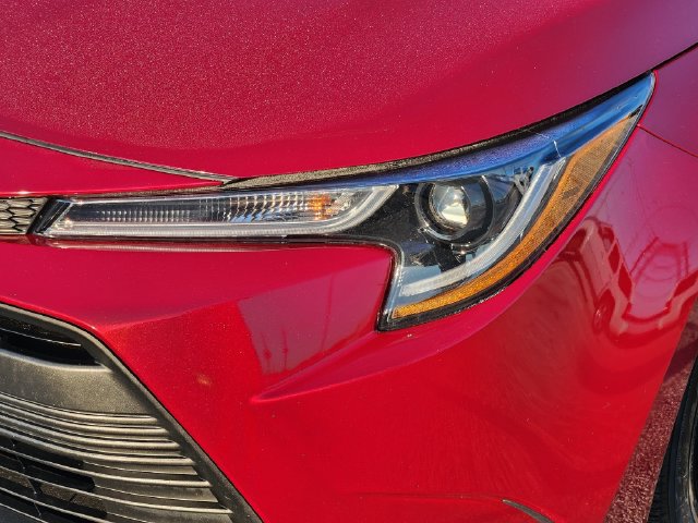 Used 2025 Toyota Corolla LE FWD image 9