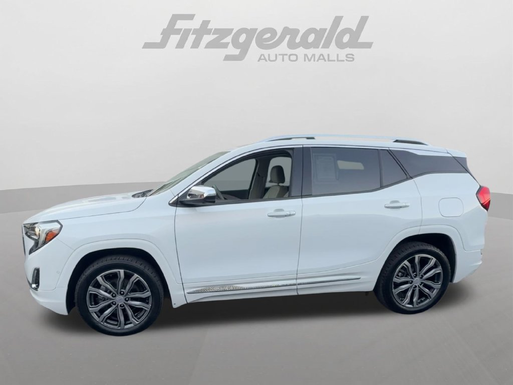 Used 2019 GMC Terrain Denali w/ Advanced Safety Package AWD/4WD image 4