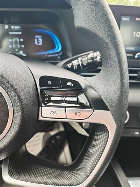 Certified 2026 Hyundai Elantra SE FWD image 19