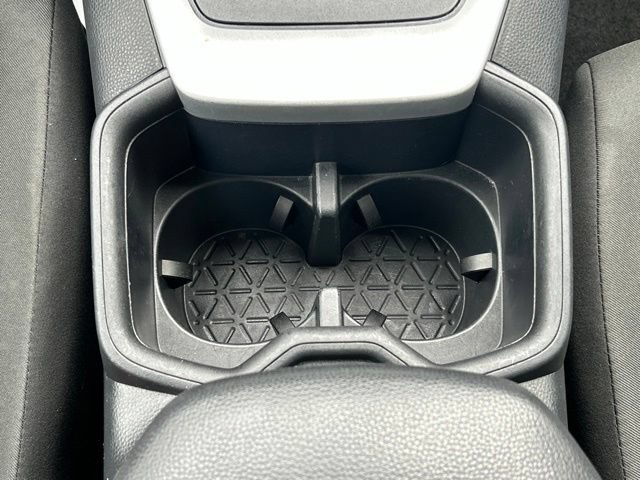 Used 2025 Toyota RAV4 XLE AWD/4WD image 65