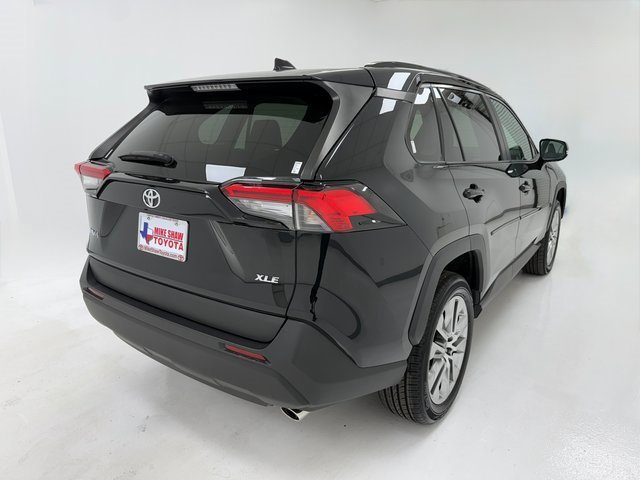 Used 2022 Toyota RAV4 XLE Premium image 40