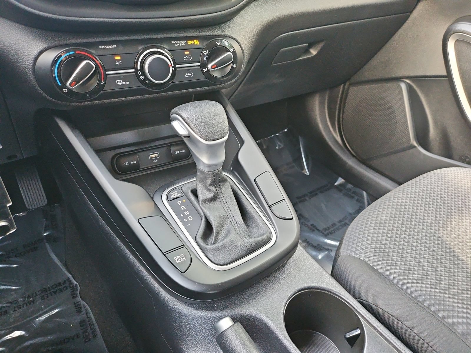 Used 2025 Kia Soul LX w/ LX Technology Package FWD image 24