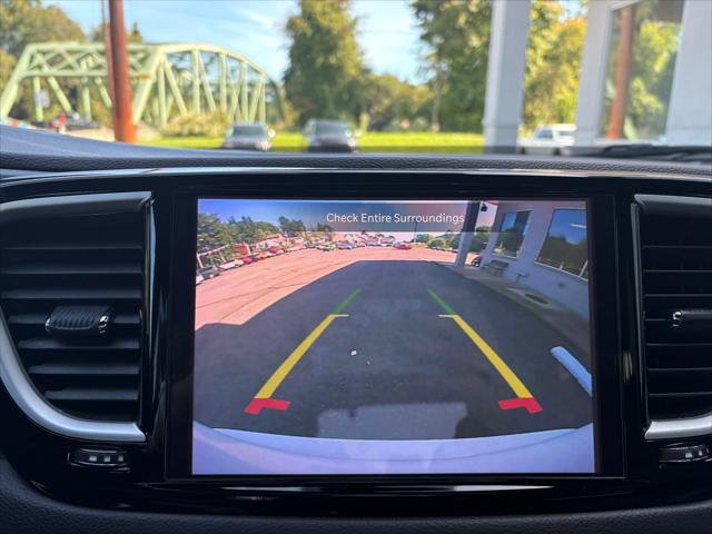 Certified 2025 Chrysler Pacifica Select FWD image 25