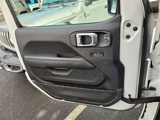 Used 2023 Jeep Gladiator Overland image 28