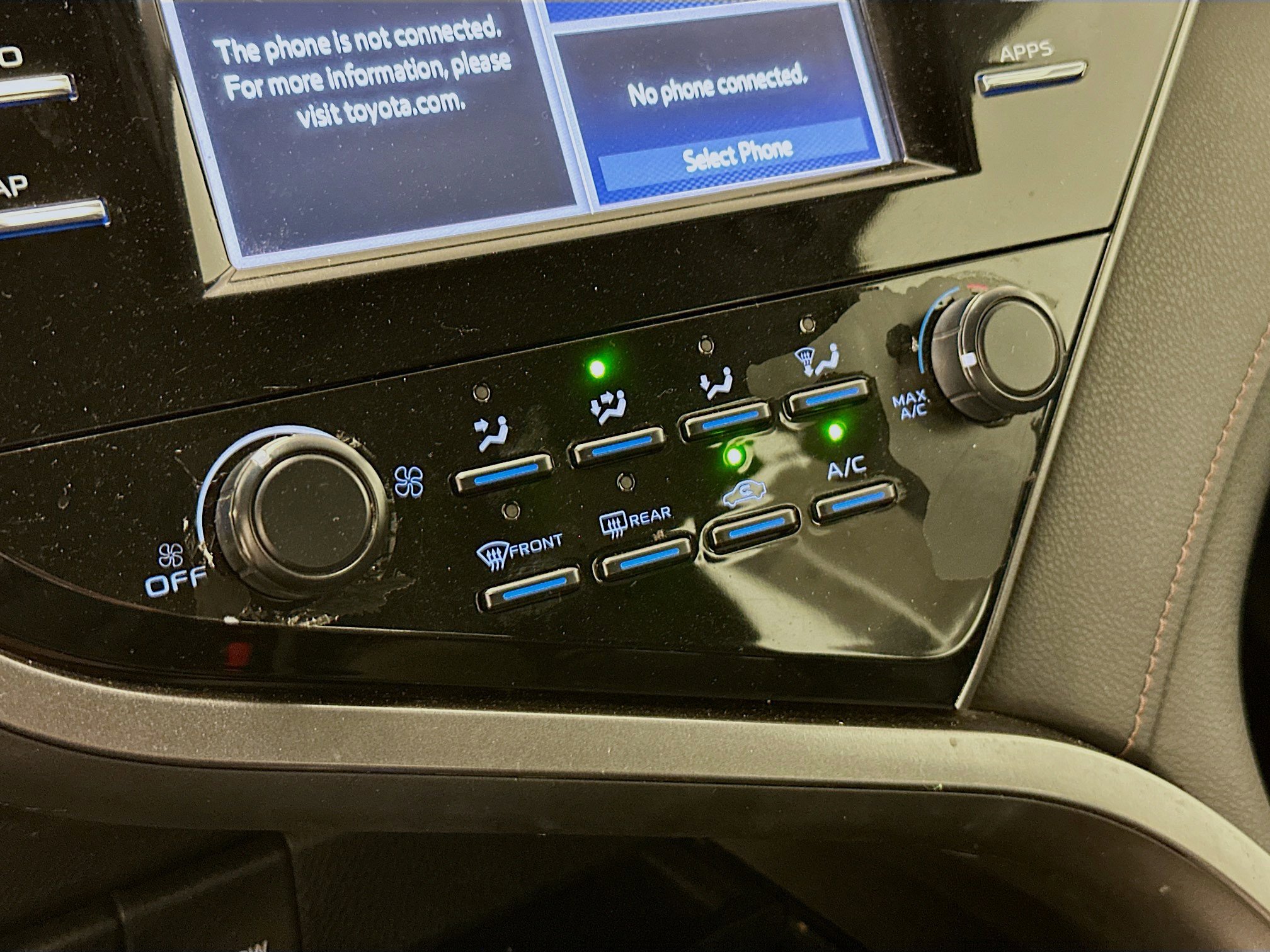 Used 2019 Toyota Camry LE image 24