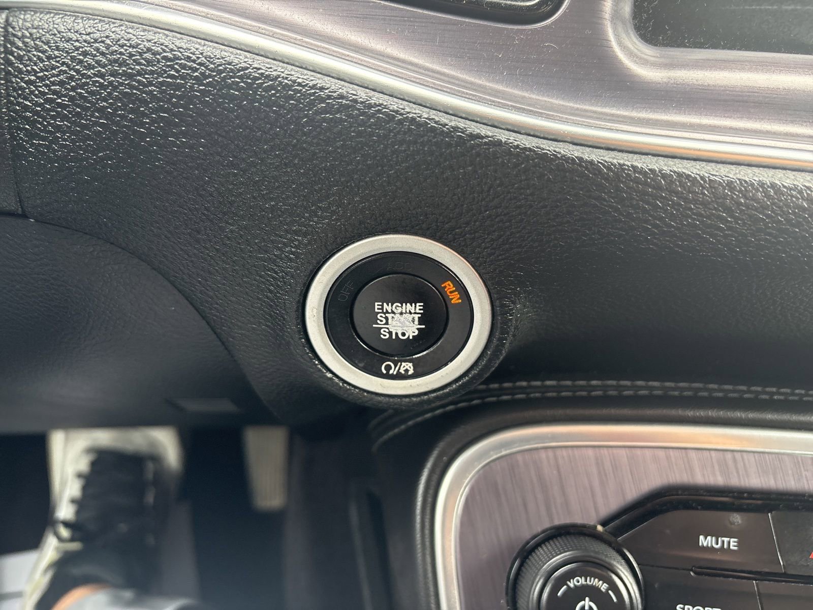 Used 2017 Dodge Challenger R/T image 24