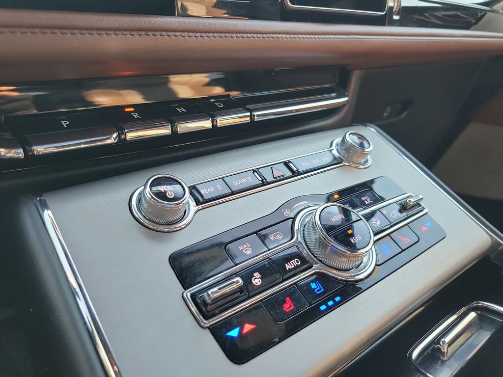 Certified 2022 Lincoln Aviator Reserve w/ Equipment Group 201A image 31