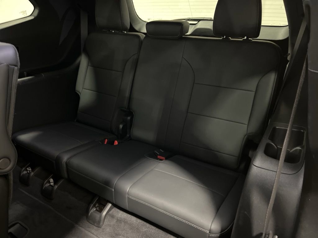 Used 2025 Buick Enclave Preferred AWD/4WD image 28