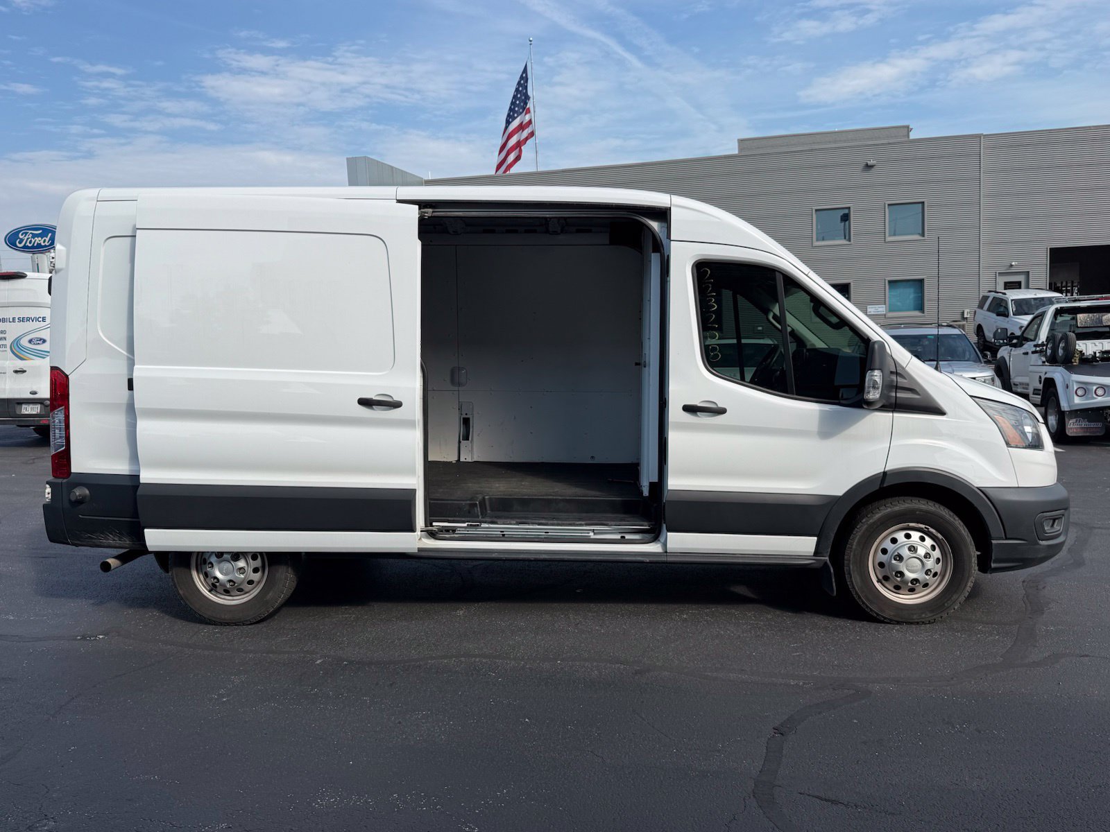 Used 2023 Ford Transit 250 Medium Roof AWD w/ Load Area Protection Package image 31