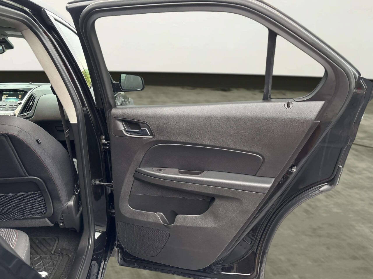 Used 2017 Chevrolet Equinox LT w/ Convenience Package FWD image 18