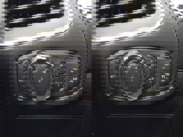 Used 2019 Ford Edge Titanium w/ Equipment Group 301A image 23