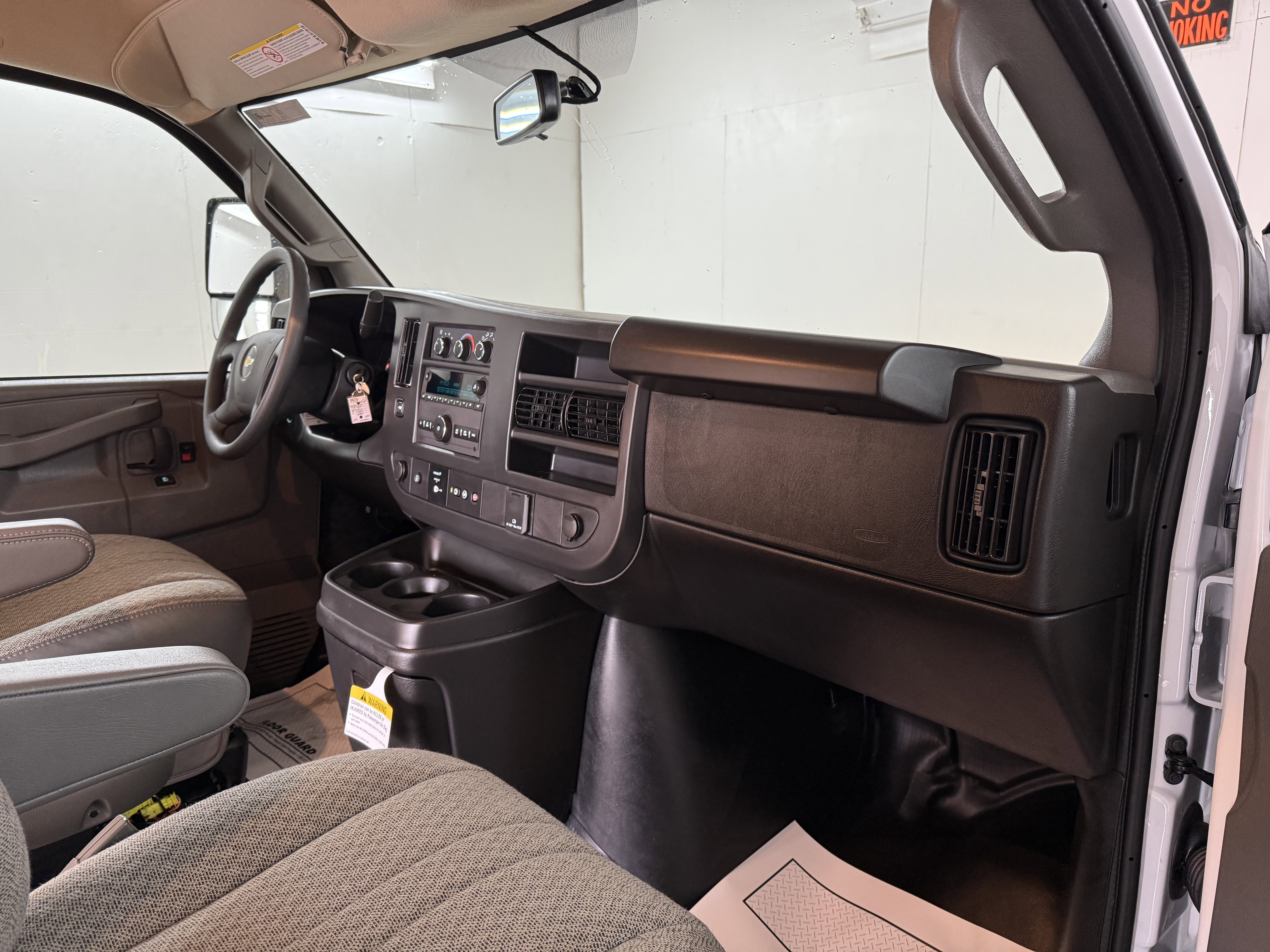 New 2025 Chevrolet Express 3500 w/ Power Convenience Package image 30