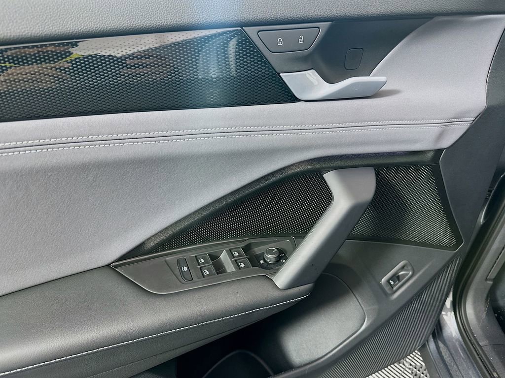 New 2026 Volkswagen Tiguan SE image 9