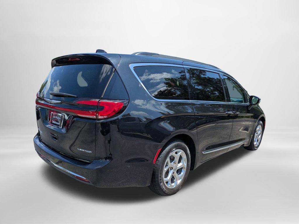 Used 2022 Chrysler Pacifica Limited FWD image 4
