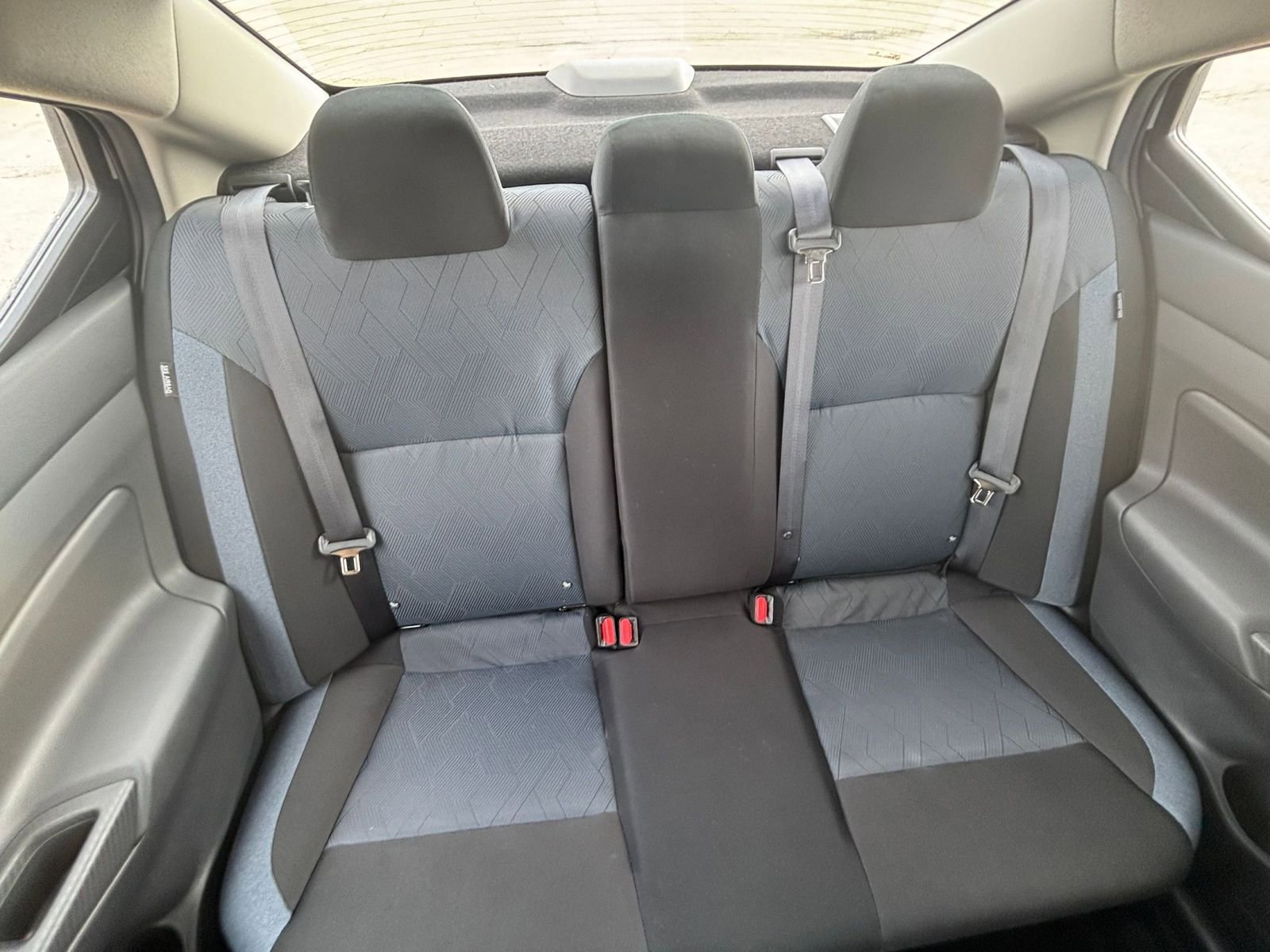 Used 2025 Nissan Versa SV FWD image 36