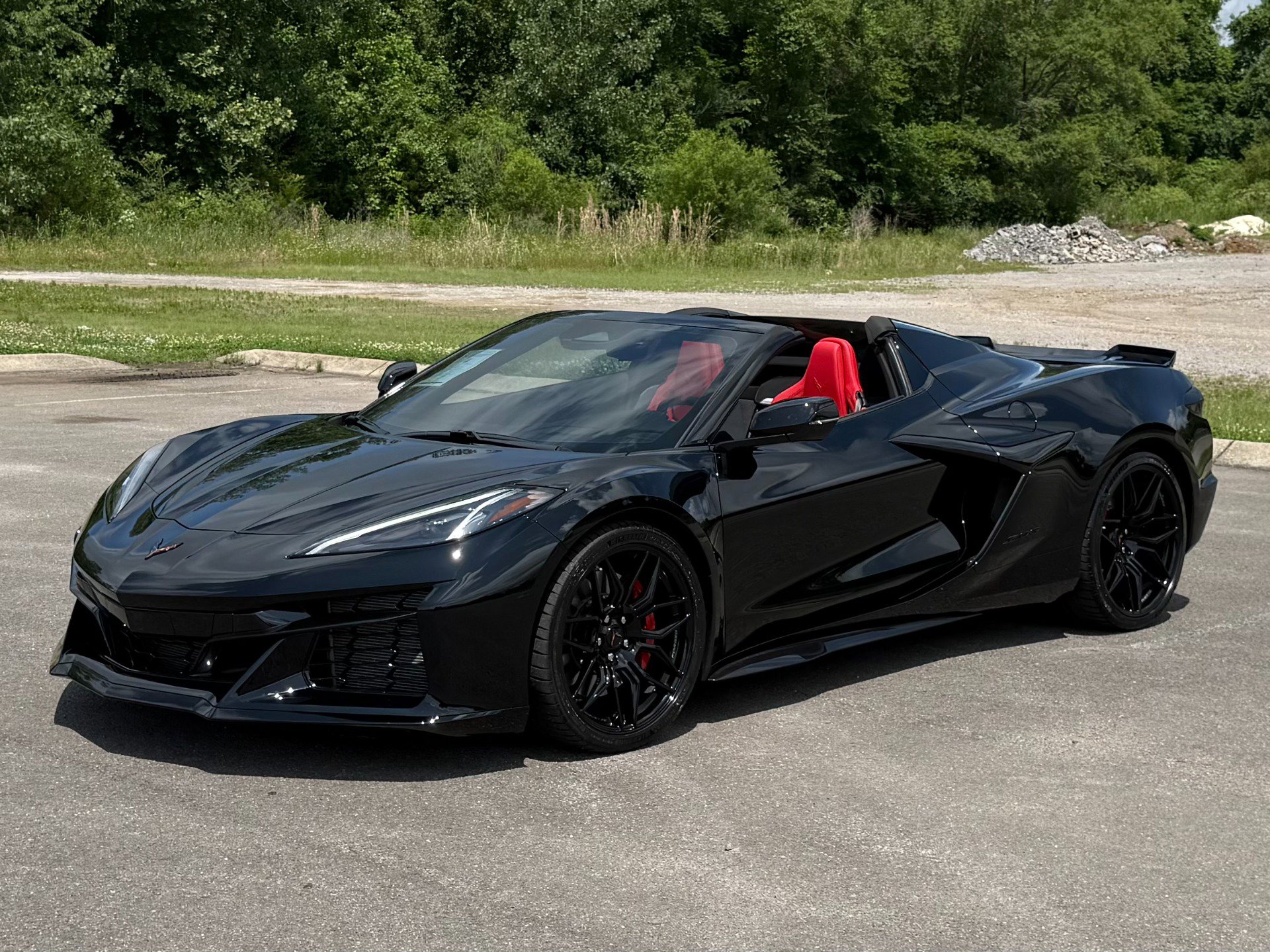Used 2025 Chevrolet Corvette Z06 RWD image 2