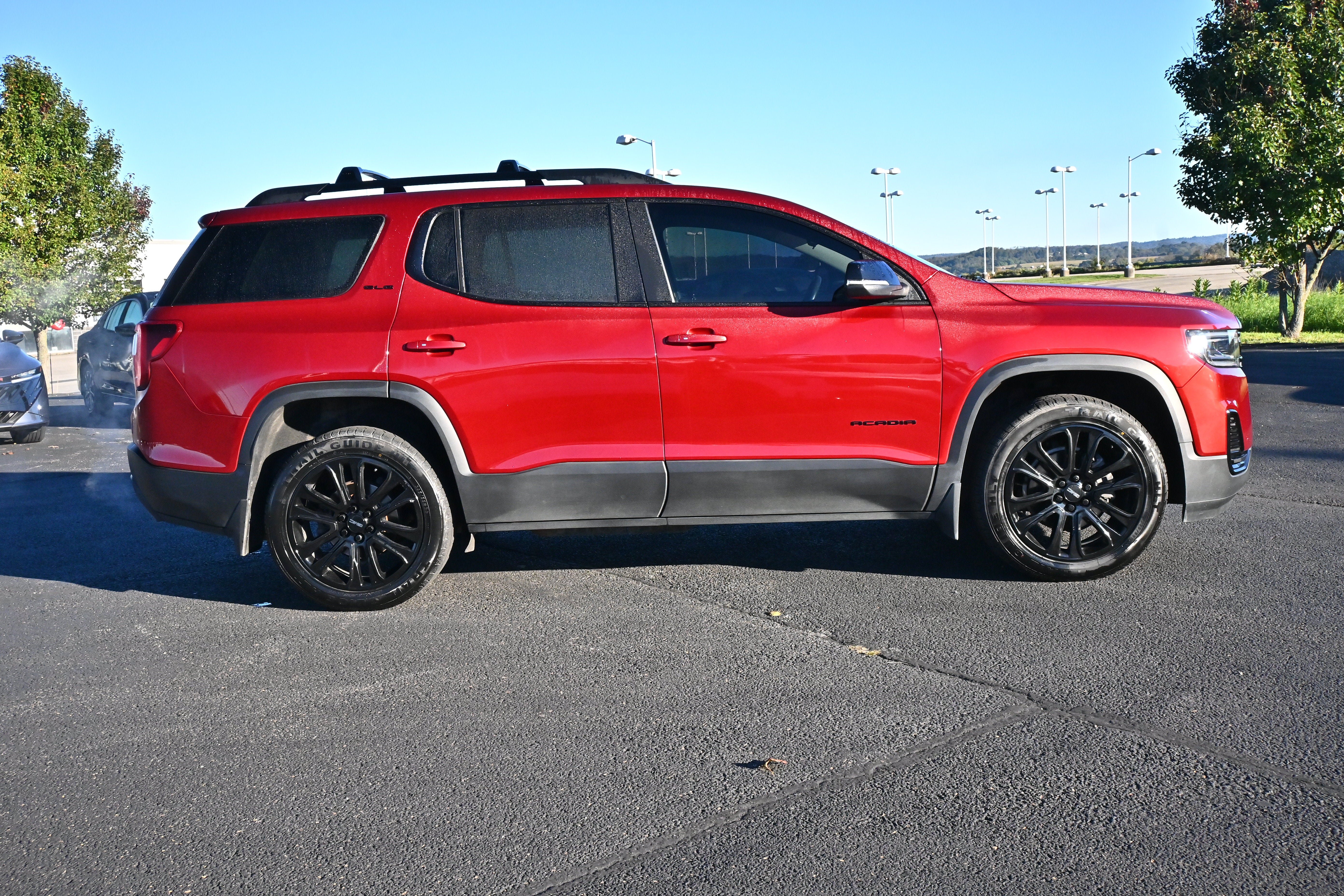 Used 2022 GMC Acadia SLE w/ Driver Convenience Package AWD/4WD image 4