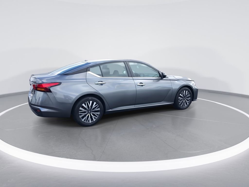 Used 2024 Nissan Altima 2.5 SV image 8