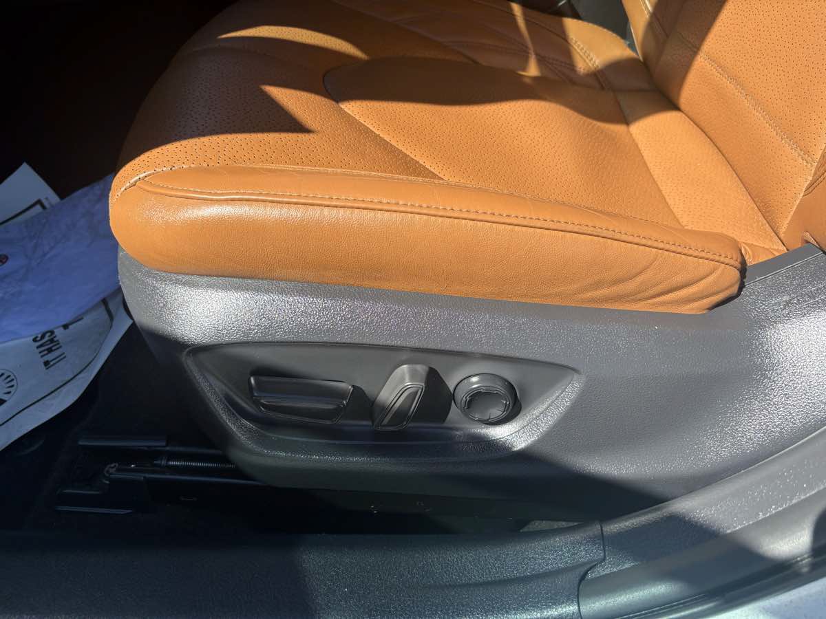Used 2020 Toyota Avalon Limited w/ Advanced Safety Package FWD image 25