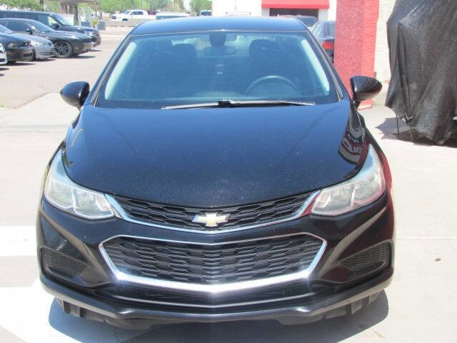 Used 2017 Chevrolet Cruze LS image 3