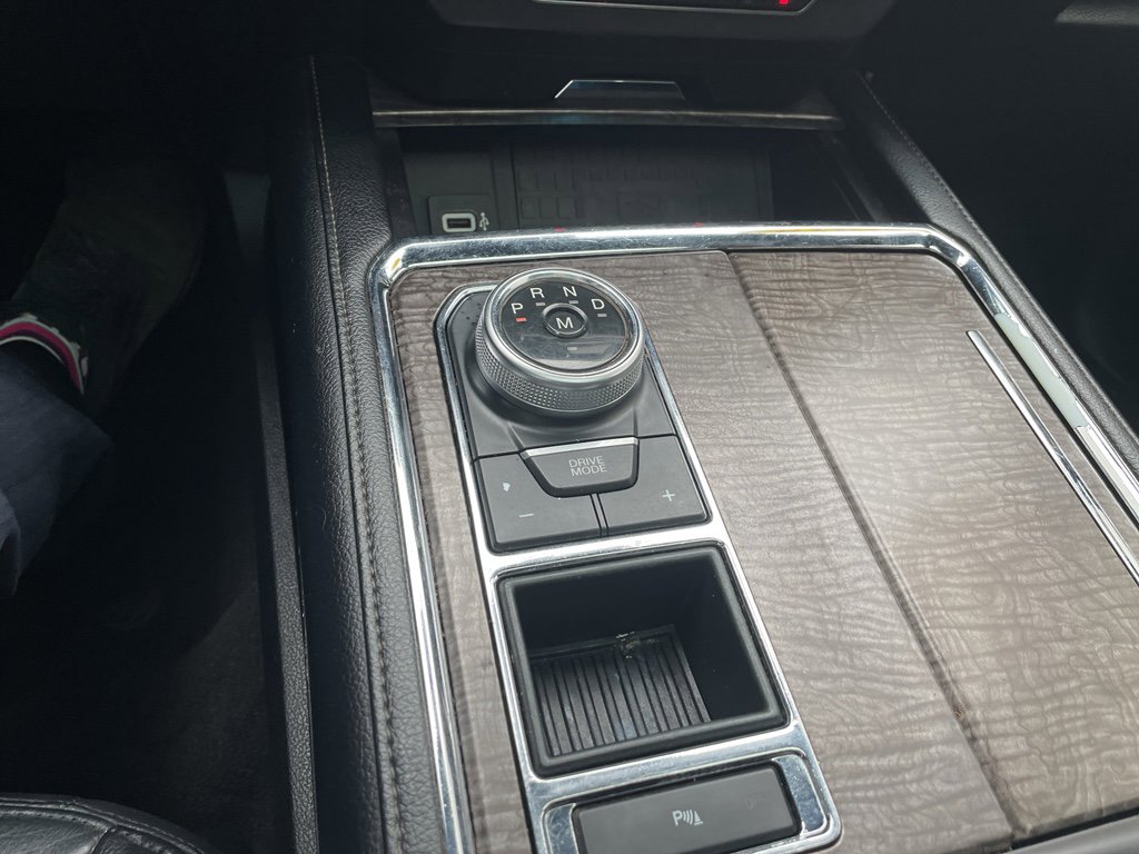 Used 2018 Ford Expedition Max Limited RWD image 14