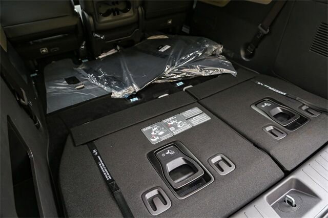 New 2026 Kia Carnival EX FWD image 23