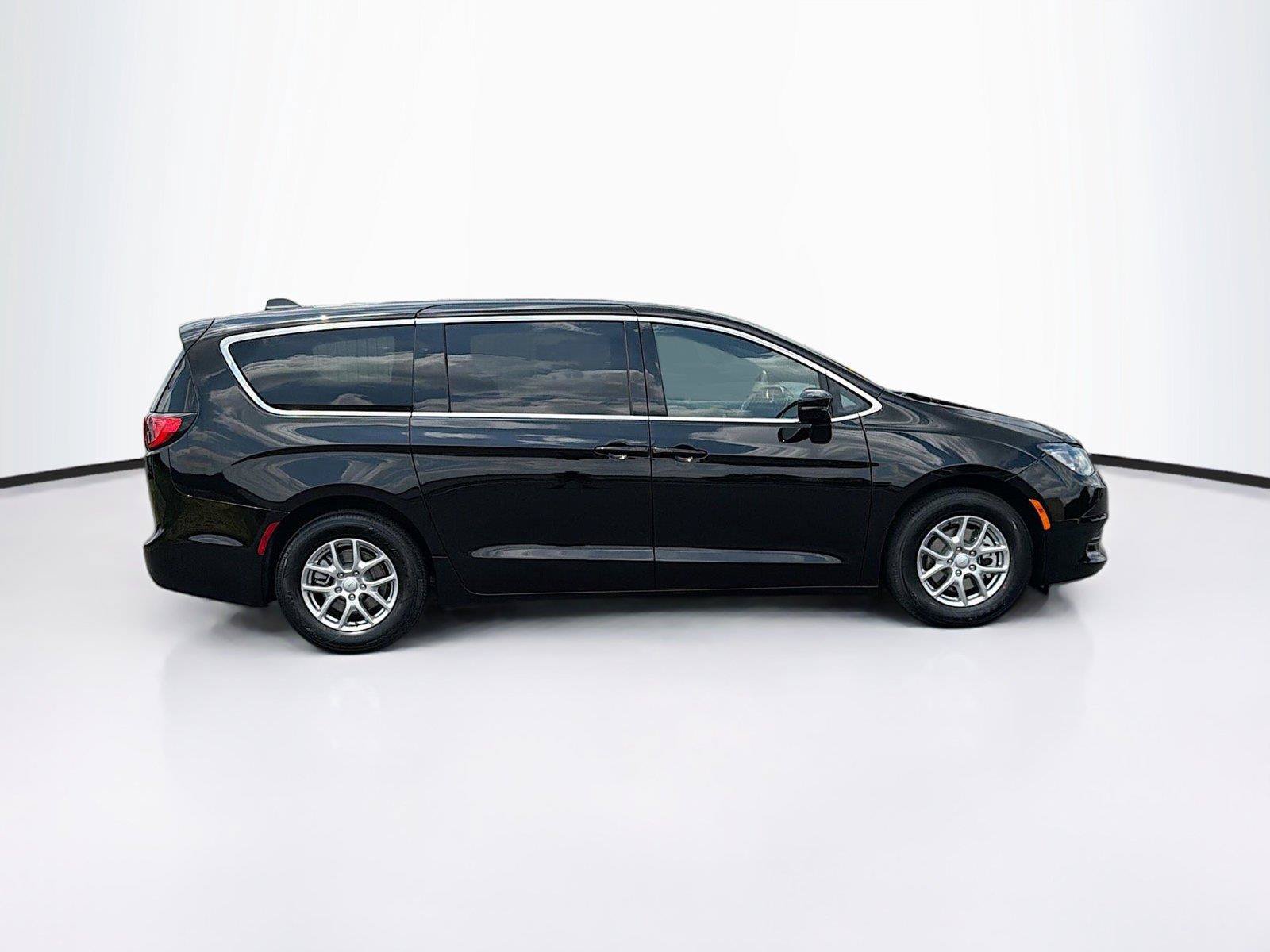 New 2027 Chrysler Pacifica LX FWD image 12