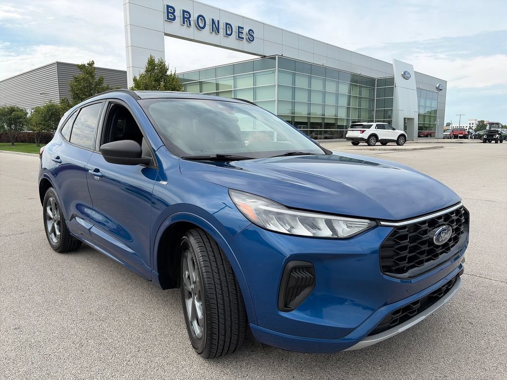 Used 2023 Ford Escape ST-Line w/ Equipment Group 301A FWD image 1