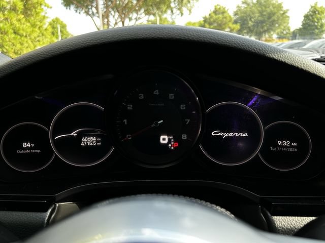 Used 2022 Porsche Cayenne Platinum Edition AWD/4WD image 16