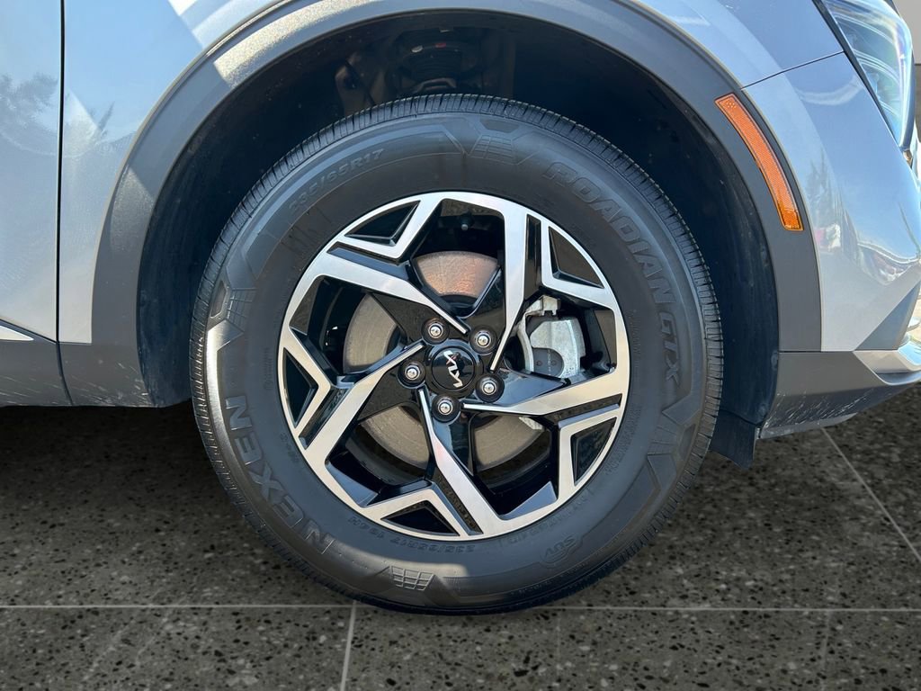 Used 2024 Kia Sportage LX image 9