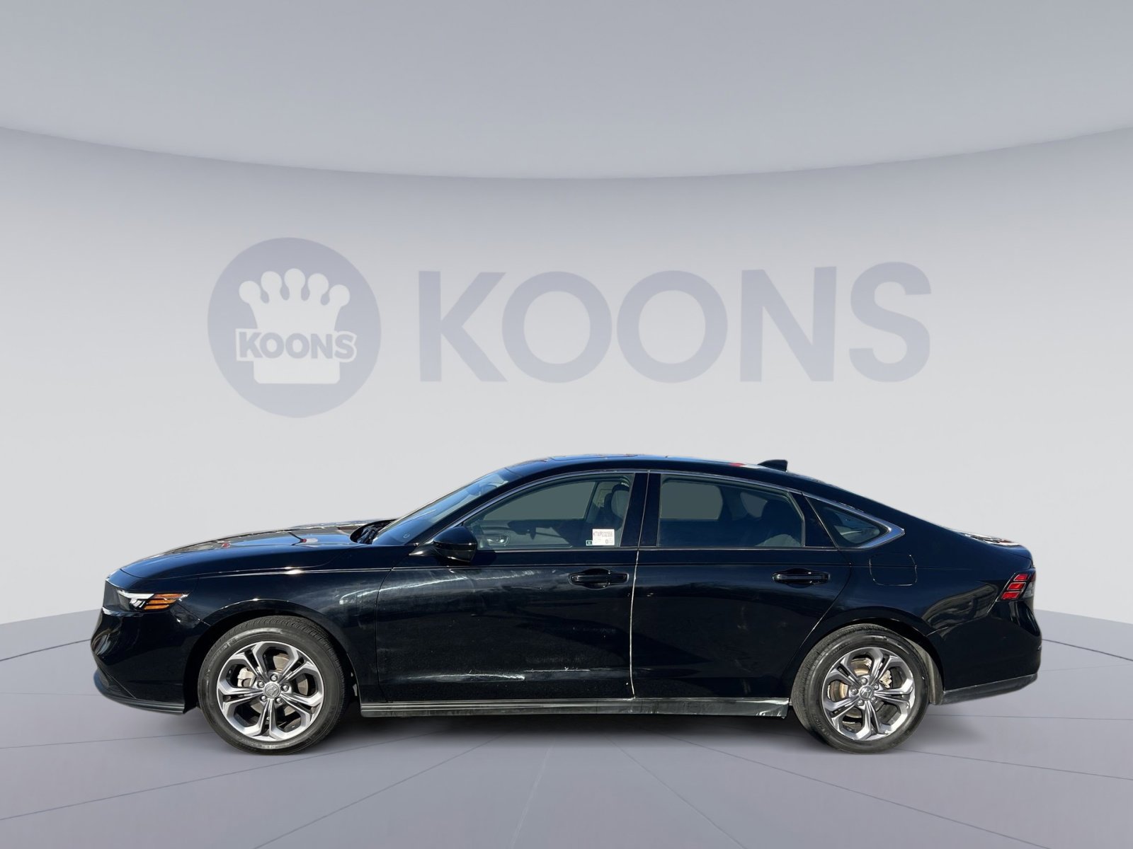 Used 2023 Honda Accord EX image 2