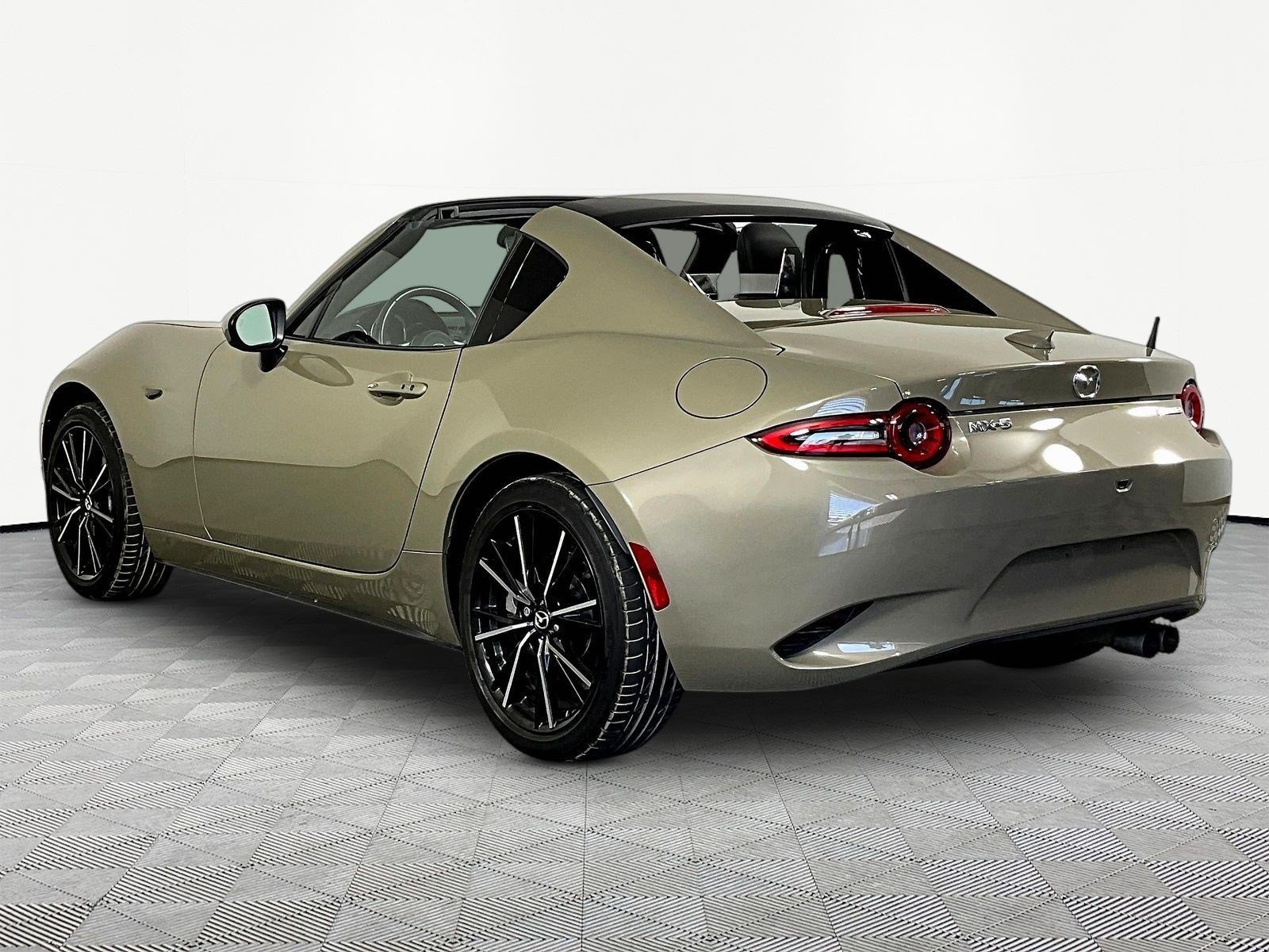 Used 2024 MAZDA MX-5 Miata RF Grand Touring w/ Weather Package RWD image 4