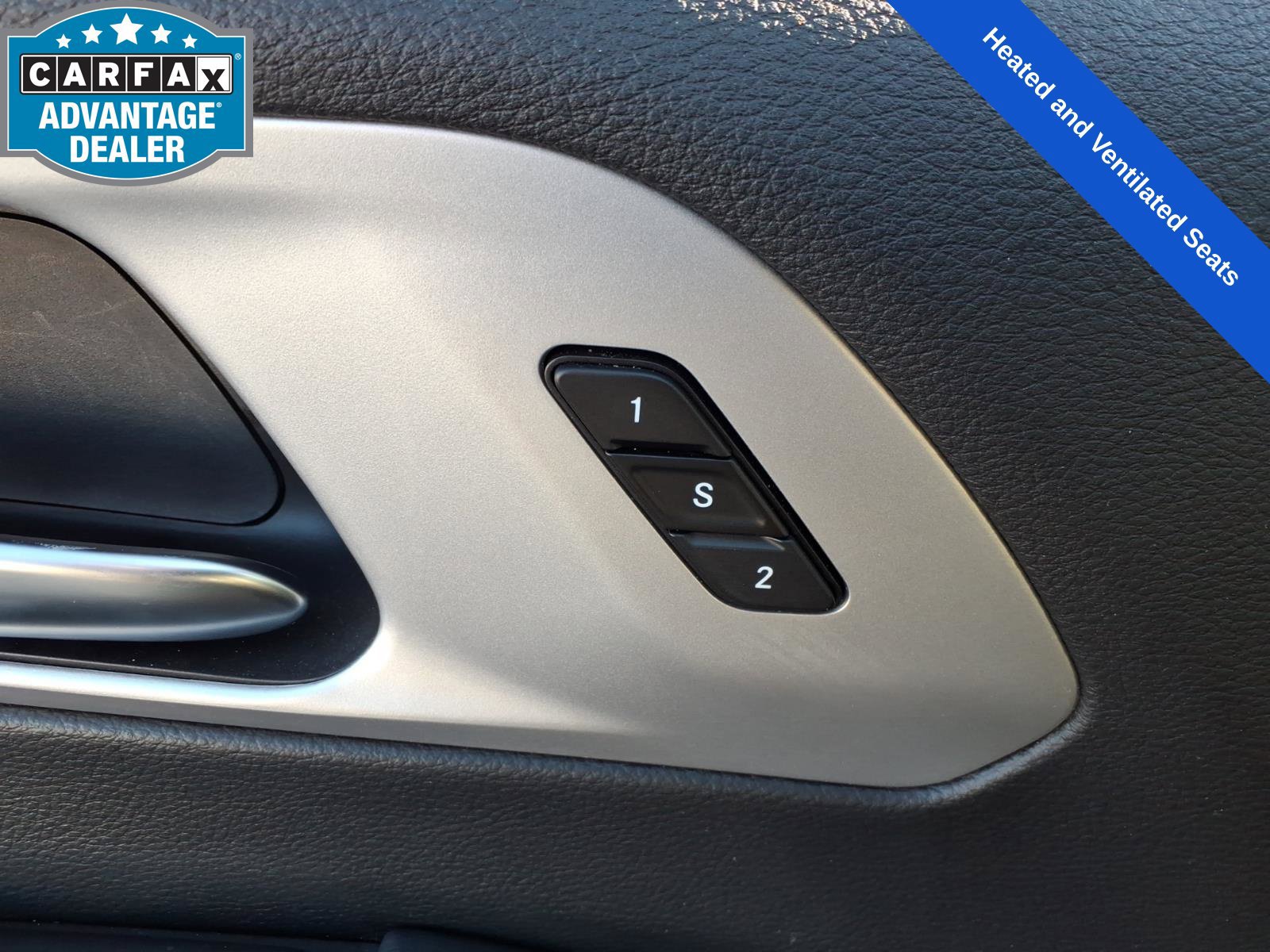 Used 2025 Chrysler Pacifica Limited FWD image 17
