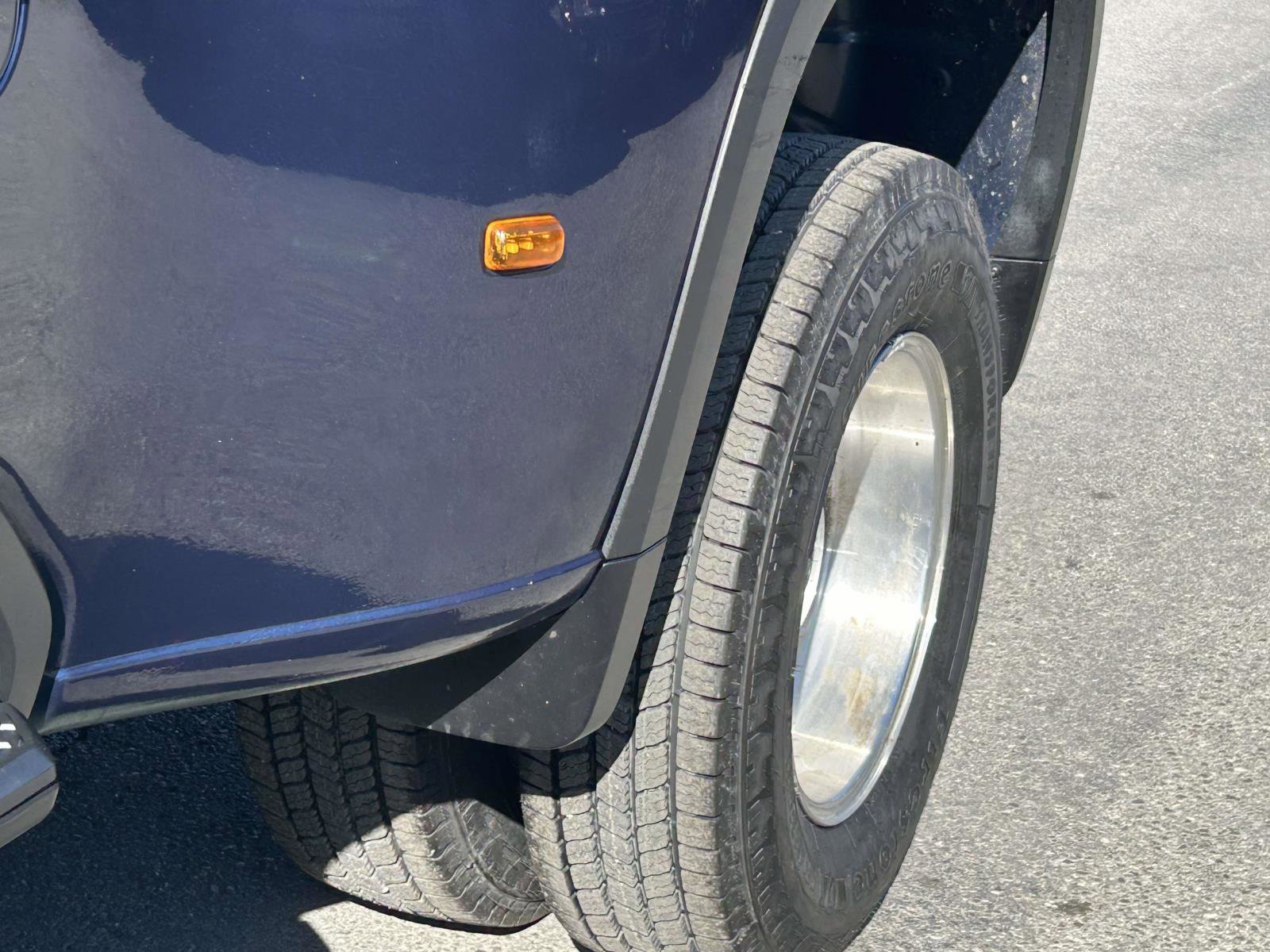 Used 2023 Chevrolet Silverado 3500 High Country w/ Safety Package II image 10