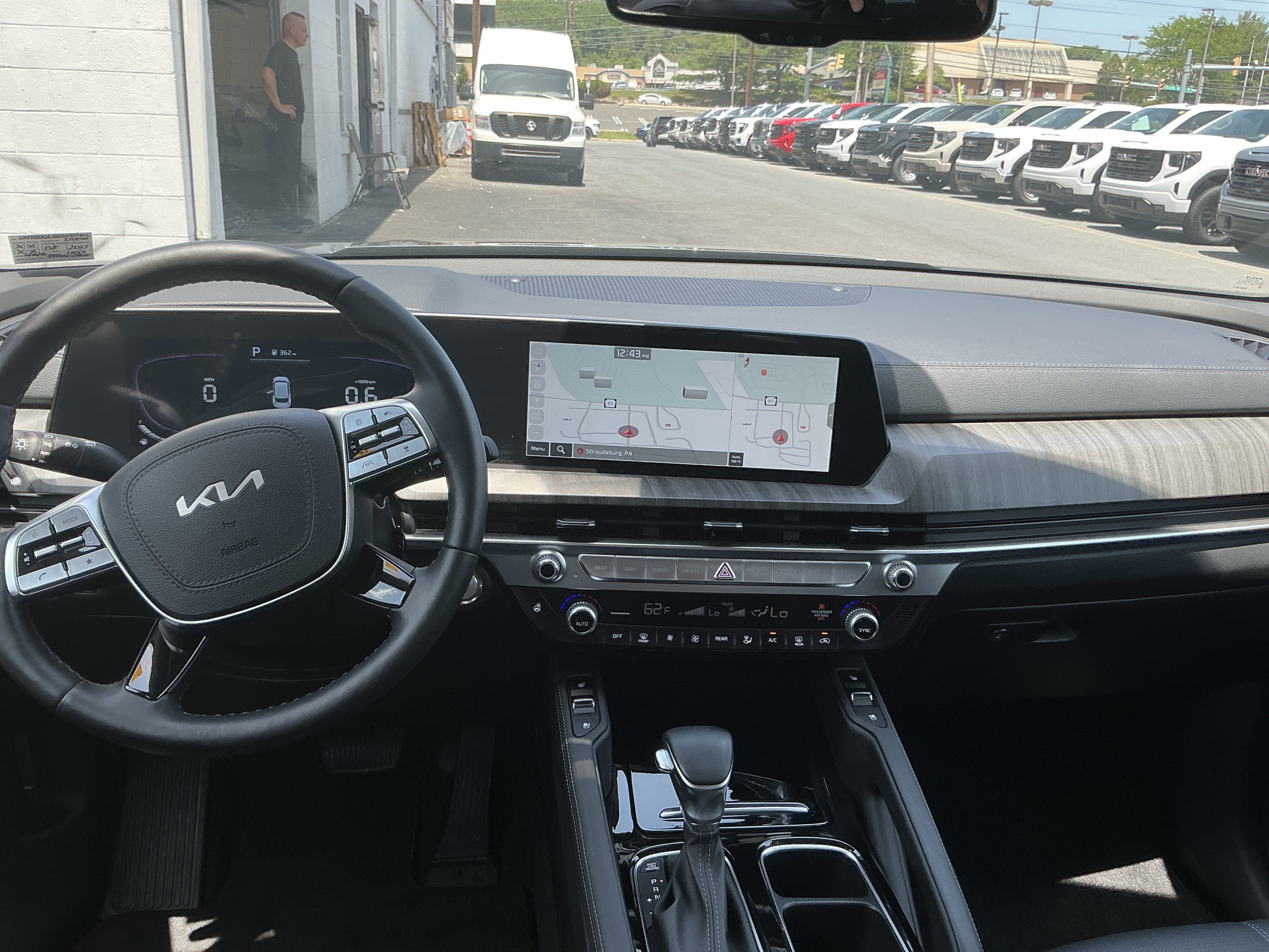 Certified 2024 Kia Telluride EX w/ EX Captain's Chair Package AWD/4WD image 11