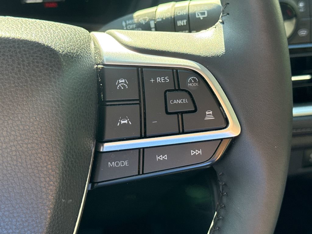 Used 2025 Toyota Grand Highlander AWD Hybrid image 28