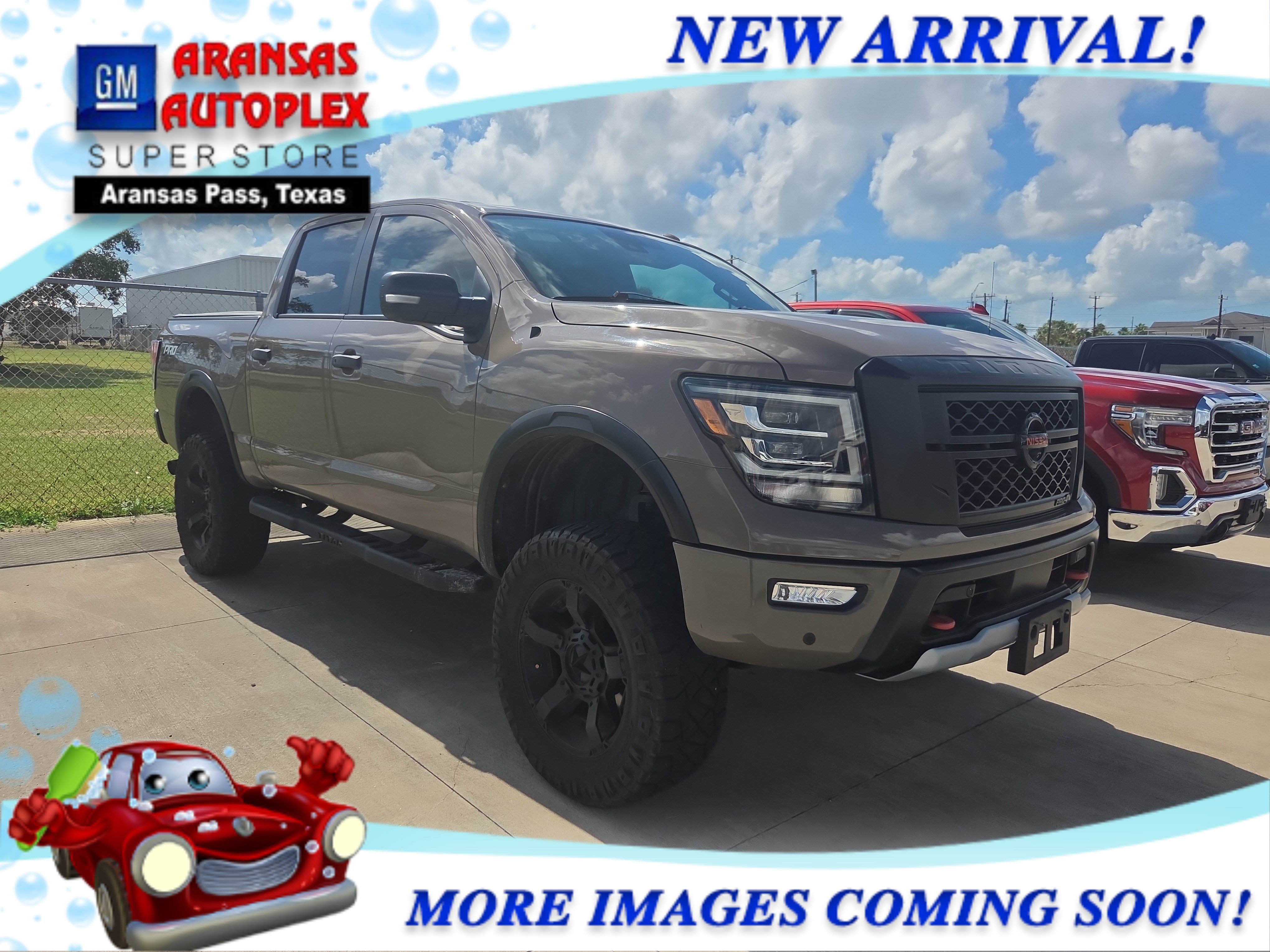 Used 2021 Nissan Titan PRO-4X w/ Pro-4x Convenience Package AWD/4WD image 3