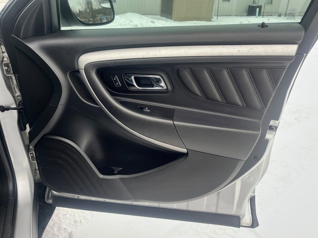 Used 2019 Ford Taurus SEL image 27