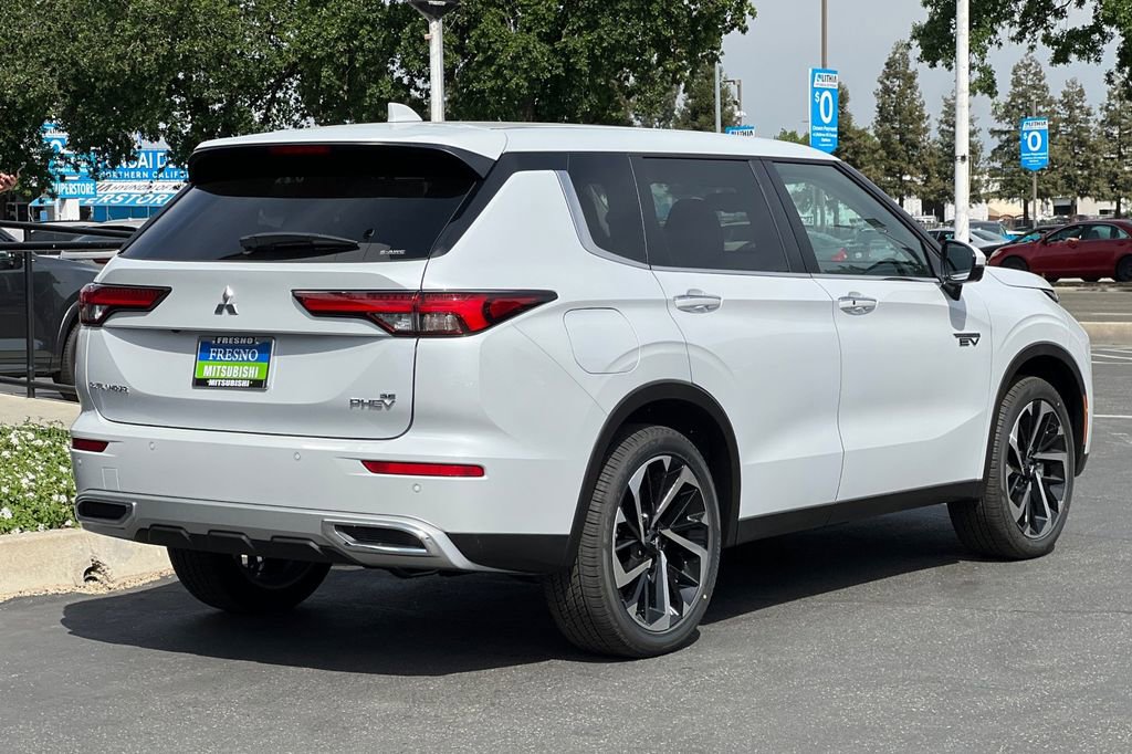 New 2025 Mitsubishi Outlander SE image 5