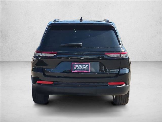 Used 2023 Jeep Grand Cherokee Limited w/ Black Appearance Package AWD/4WD image 7