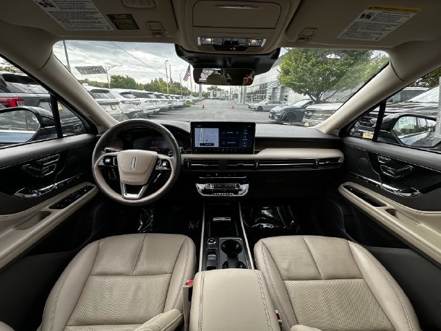 Certified 2023 Lincoln Corsair Reserve w/ Equipment Group 201A AWD/4WD image 3