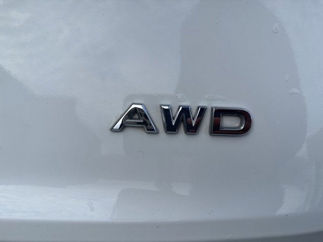 Used 2023 Nissan Rogue S image 9