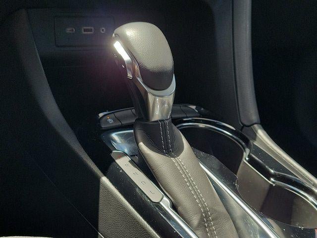 Used 2023 Buick Encore GX Select w/ Sport Touring Package FWD image 29