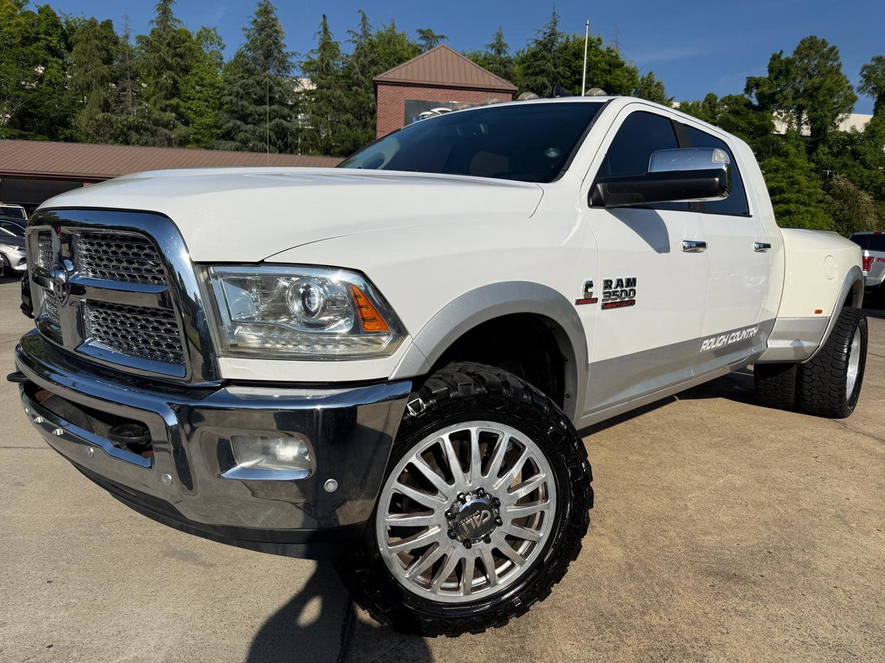 Used 2016 RAM 3500 Laramie RWD image 1