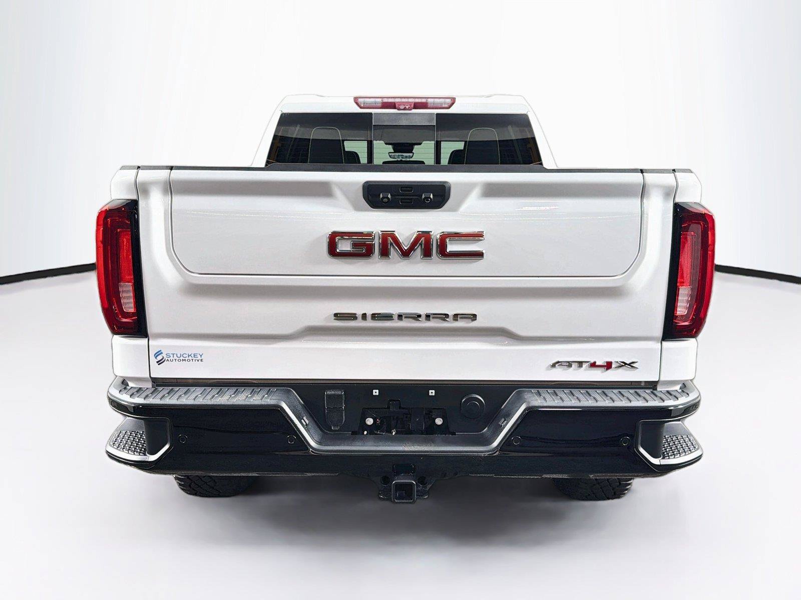 Used 2023 GMC Sierra 1500 AT4X AWD/4WD image 10