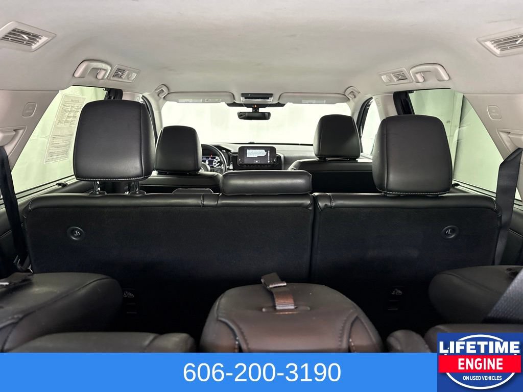 Used 2024 Nissan Pathfinder SL AWD/4WD image 12