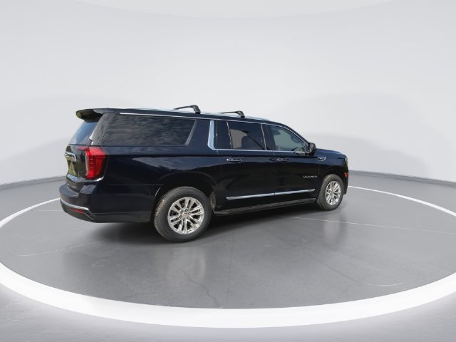 Certified 2023 GMC Yukon XL SLT w/ SLT Premium Package AWD/4WD image 11
