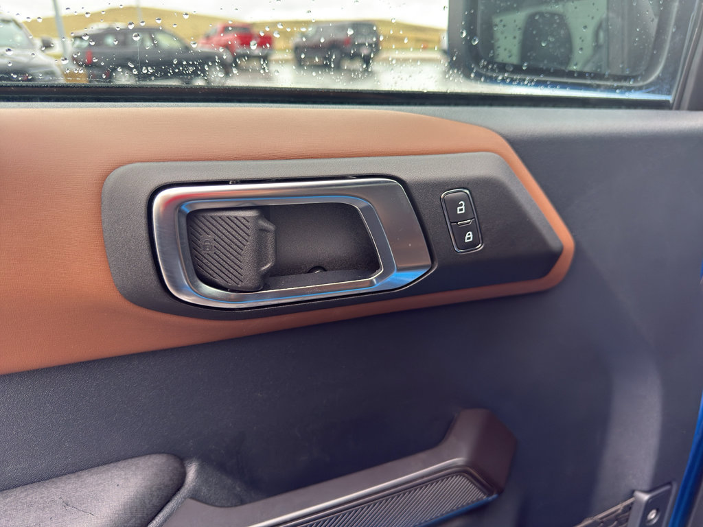 Used 2024 Ford Bronco Outer Banks AWD/4WD image 7