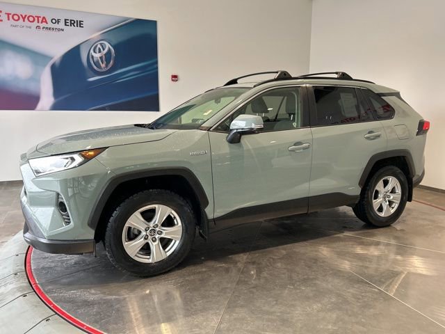 Used 2021 Toyota RAV4 XLE w/ XLE Grade Weather Package AWD/4WD image 3