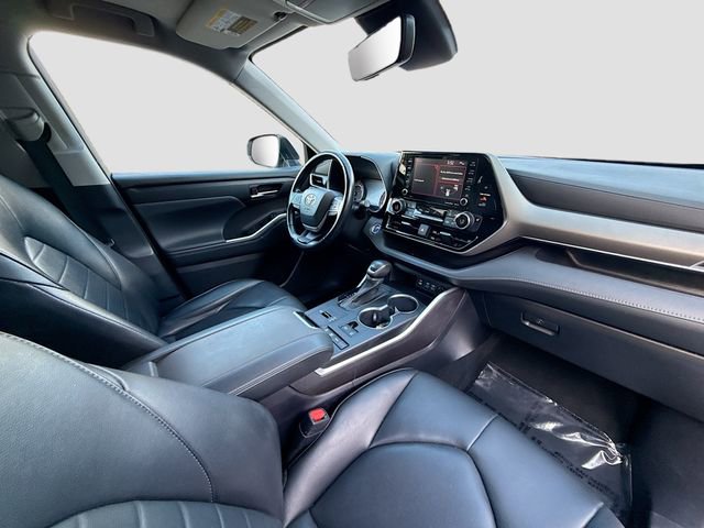 Used 2022 Toyota Highlander XLE image 26